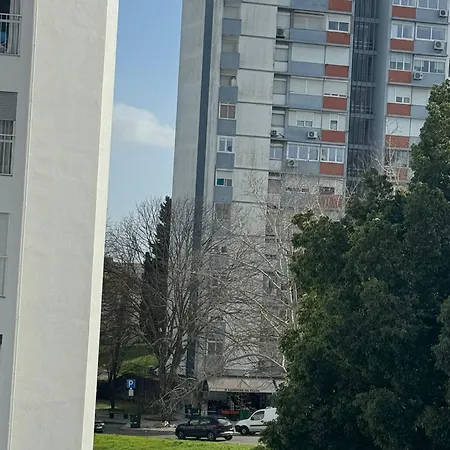 Ks Airport Apartment Lisbon